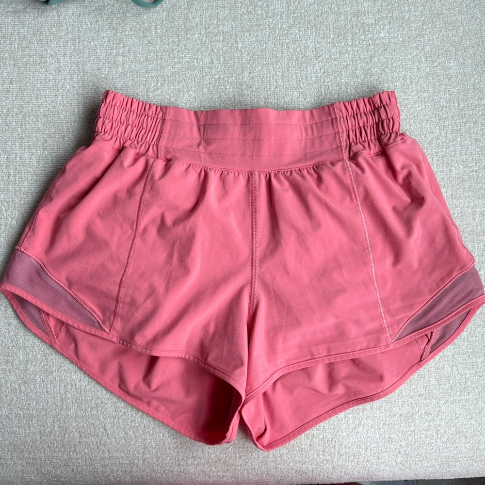 Lululemon Hotty Hot High-Rise Line Short 2.5